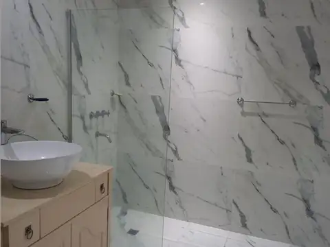 Depto Tipo Casa en Venta con 2 cocheras