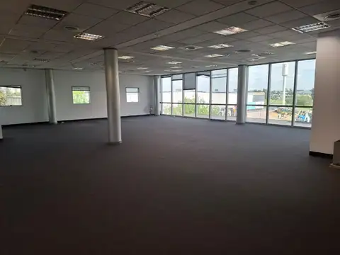 Oficina en Alquiler al Este
