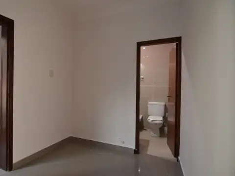 Depto Tipo Casa en Alquiler en Parque Patricios, $ 1.500.000