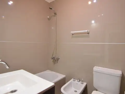 Depto Tipo Casa en Alquiler 53 años