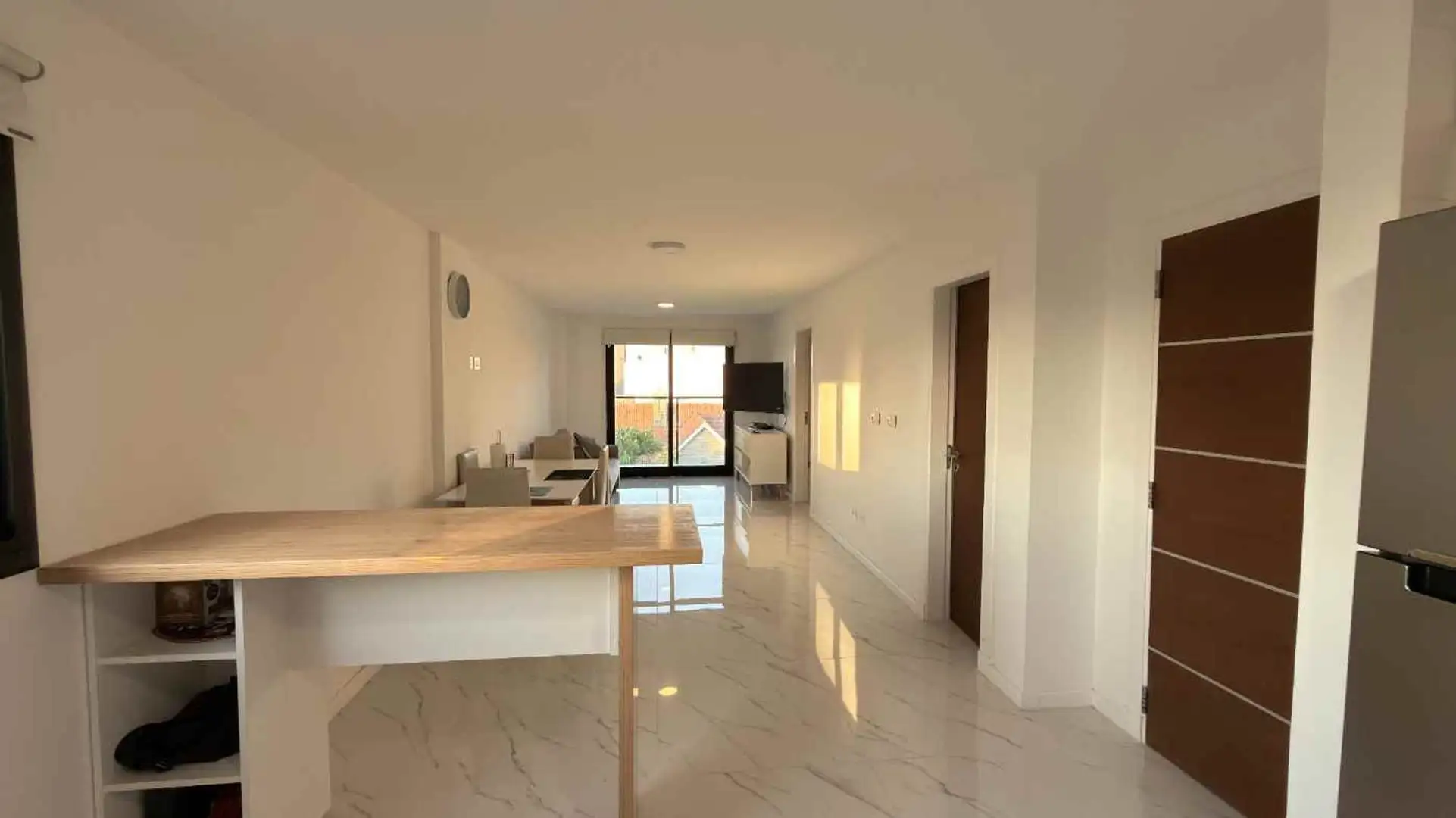Departamento 2 ambientes con balcón cochera