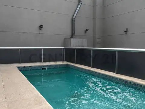 VENTA - Dúplex de categoría de 5 amb con terraza y parrilla - Flores