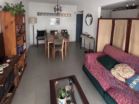 Av. Martín García 200, Piso 1