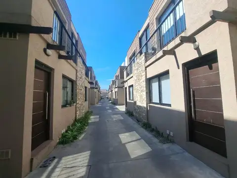 Departamento en Alquiler con 1 cocheras