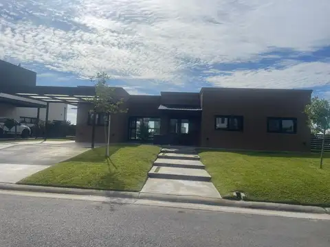 Casa en Venta en Haras Santa Maria, USD 255.000