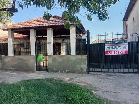 Casa de 3 ambientes en venta en Aldo Bonzi