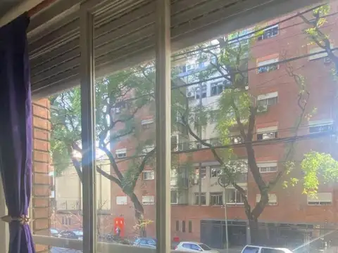 Alvarez Thomas 200 , Piso 1