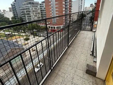 3 AMBIENTES AMPLIOS MAS DEPTO. MONOAMBIENTE RECICLADOS