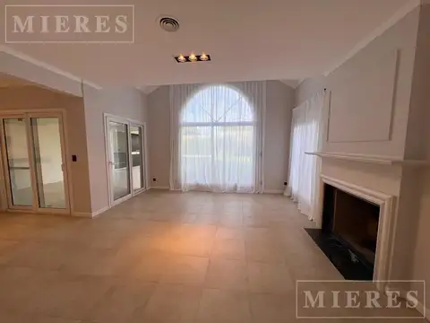 Casa en Alquiler de 4 dormitorios