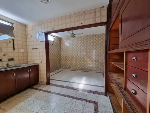 Avenida López y Planes 3900