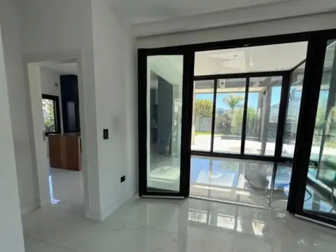 Casa 5 ambientes con 5 baños