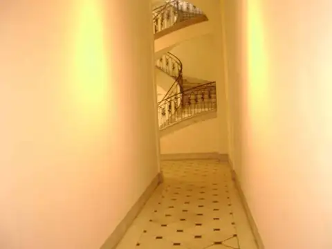 Oportunidad! u$s 1.468 x m2 Venta Oficina 3 amb en Centro