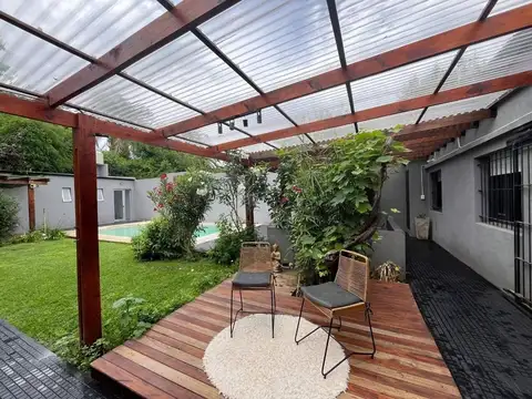 CASA EN VENTA EN LA LOMA CON QUINCHO Y PILETA