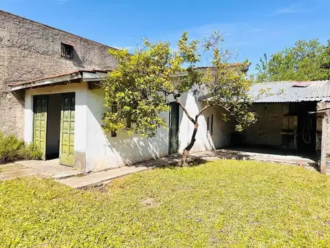 Casa En Venta en Ezeiza Centro Con Parque