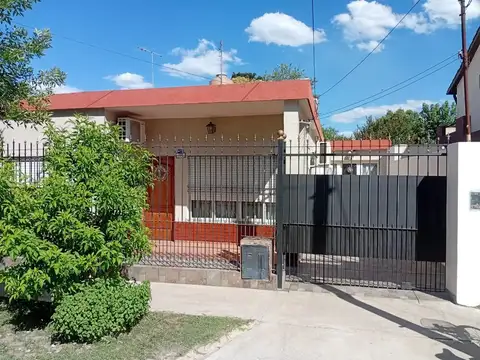 VENTA HERMOSA Y COMODA CASA 3 AMBIENTES EN MORENO