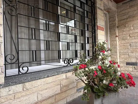 Casa en alquiler de 3 amientes con patio en Béccar, San Isidro