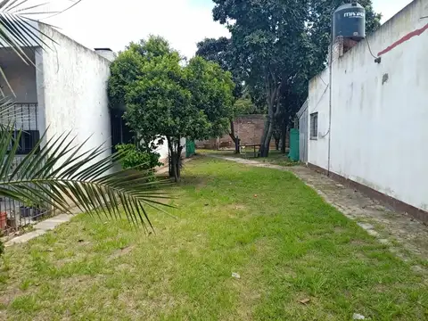 Casa 2 ambientes con 1 baño