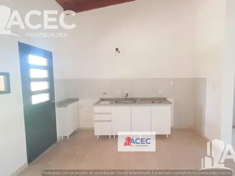 Casa en Alquiler con 1 cochera