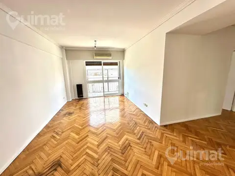 PARQUE CENTENARIO 4 AMBIENTES BAÑO TOILETTE GRAN COCINA,  BALCON  FRENTE COCHERA FIJA CUBIERTA