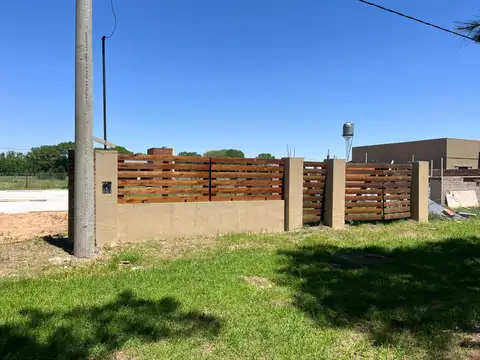 VENTA - Casa - Estilo “Industrial” - Punta Verde, Luciano V. Lopez