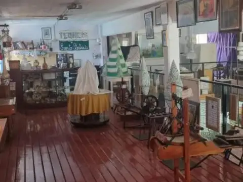 Edificio Comercial en venta - 2 Dormitorios 4 Baños - Lomas de Zamora