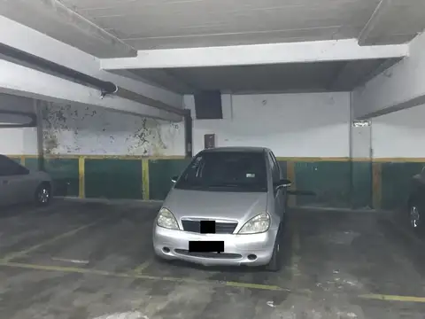 Virrey del Pino 2200 Belgrano cochera cub y fija U$13.000