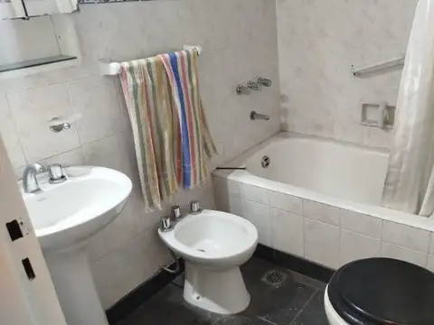 Departamento 3 ambientes c/ dependencia Alquiler Av. San Juan 1100