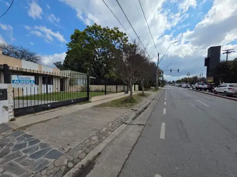 COMERCIAL - APTA OFICINA - LOCAL - SOBRE AVENIDA -