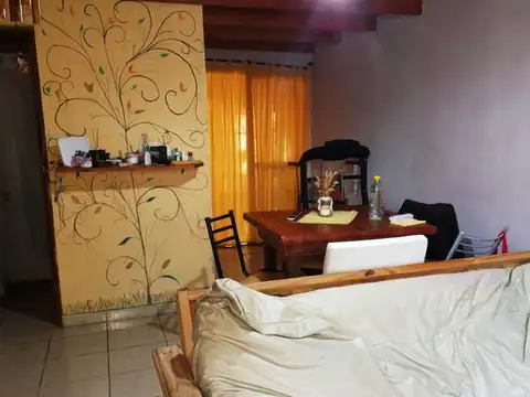 Casa 2 ambientes con 2 baños