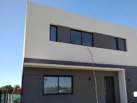 Casa en Alquiler de 3 dormitorios