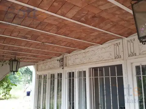 Venta de Casa Quinta en Ranelagh - Berazategui
