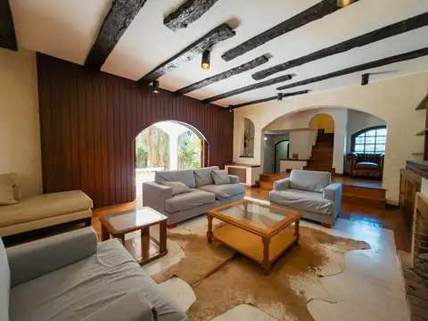 Casa en Alquiler en Villa Elisa, USD 3.500