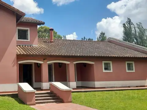 SDA. Venta Casa estilo colonial 6 ambientes. San Joaquin Ruta 39 y Ruta 8. Exaltacion de la Cruz