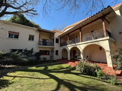 Casa en venta en Lomas de San Isidro