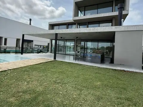 Casa al lago  en venta Barrio Marinas , Puertos del Lago