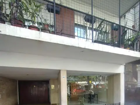 Departamento 3 ambientes con balcón y cochera