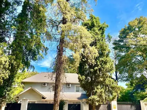 Casa en Venta en Barrio Parque Leloir, USD 430.000
