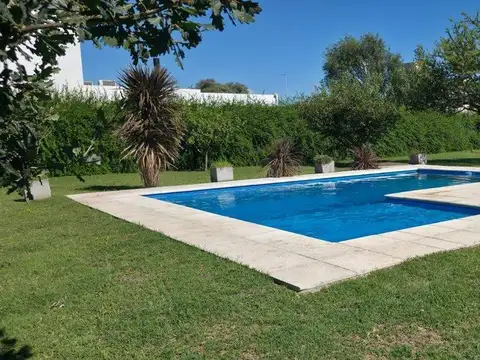 VENTA CASA ESTACION DEL CARMEN 4 DORM PILETA 2250 M2