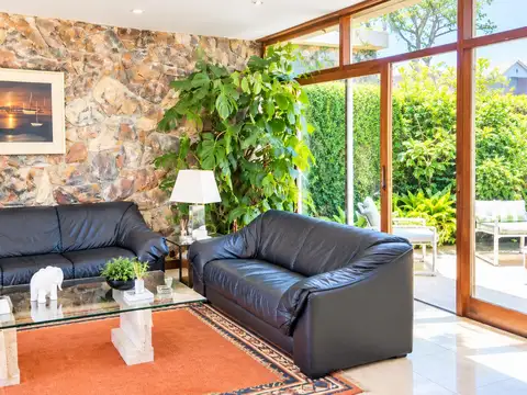 Casa en Alquiler Temporal con 1 cochera