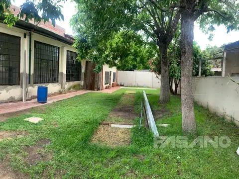 ALQUILER - CASA 11 AMB. EN SAN ANDRES. USO COMERCIAL /PROFESIONAL