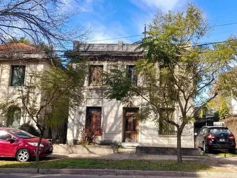 Florida La Salle - Casa señorial desarrollada sobre gran lote!