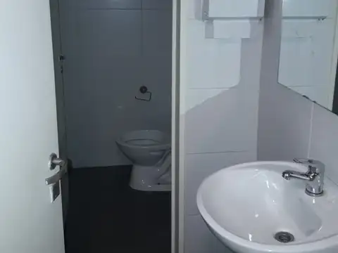 Av Pres Roque Saenz Peña 800, Piso EP