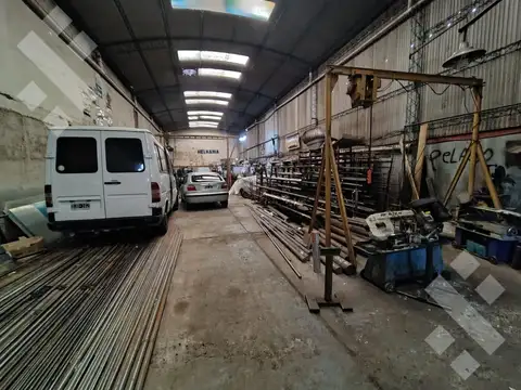 Galpon en Venta 45  mts Fondo