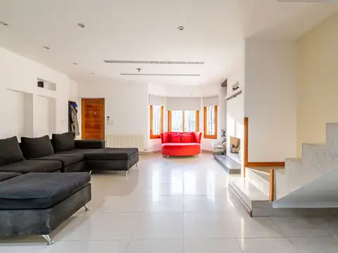 Venta duplex 4 ambientes con pileta Villa Bosch!