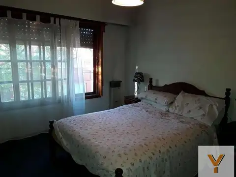 Casa en venta - 2 Dormitorios 1 Baño - 170mts2 - Quilmes
