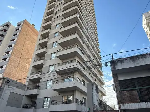 VENTA DE COCHERA TECHADA EN TORRE ELE