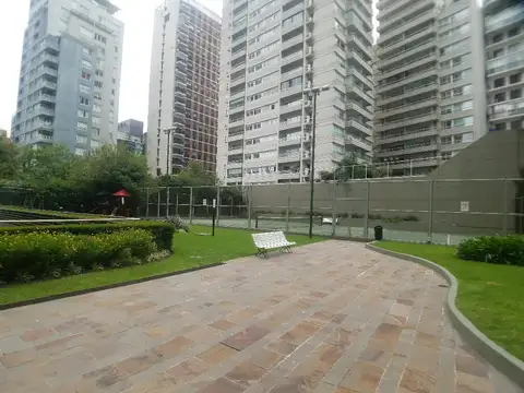 Vivi a Tu Nivel en Torre Ruggieri: Categoría, Vigilancia, Ubicación, Amenities