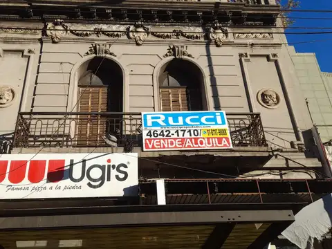 EXCELENTE LOCAL CON DEPOSITO SOBRE AV. RIVADAVIA - LINIERS