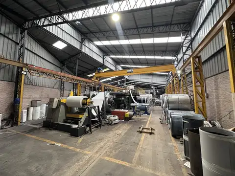 Galpon en Alquiler 150  mts Frente