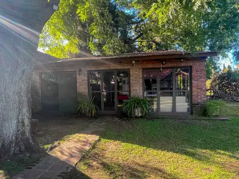 Casa en Venta con 3 cocheras